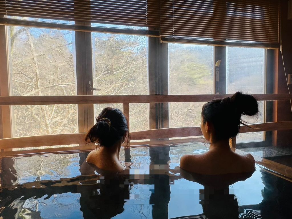 デラックスツインルーム 温泉 冬景色